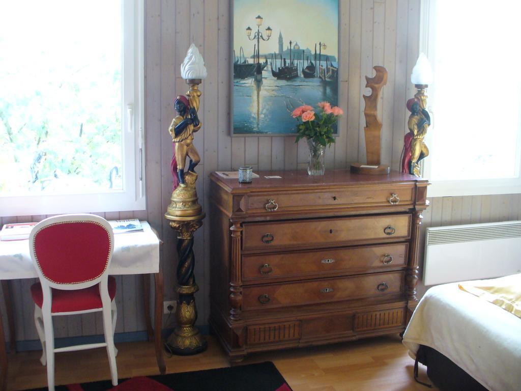 Saint-Denis-de-Pile Chambre D'Hotes Dyrslot מראה חיצוני תמונה