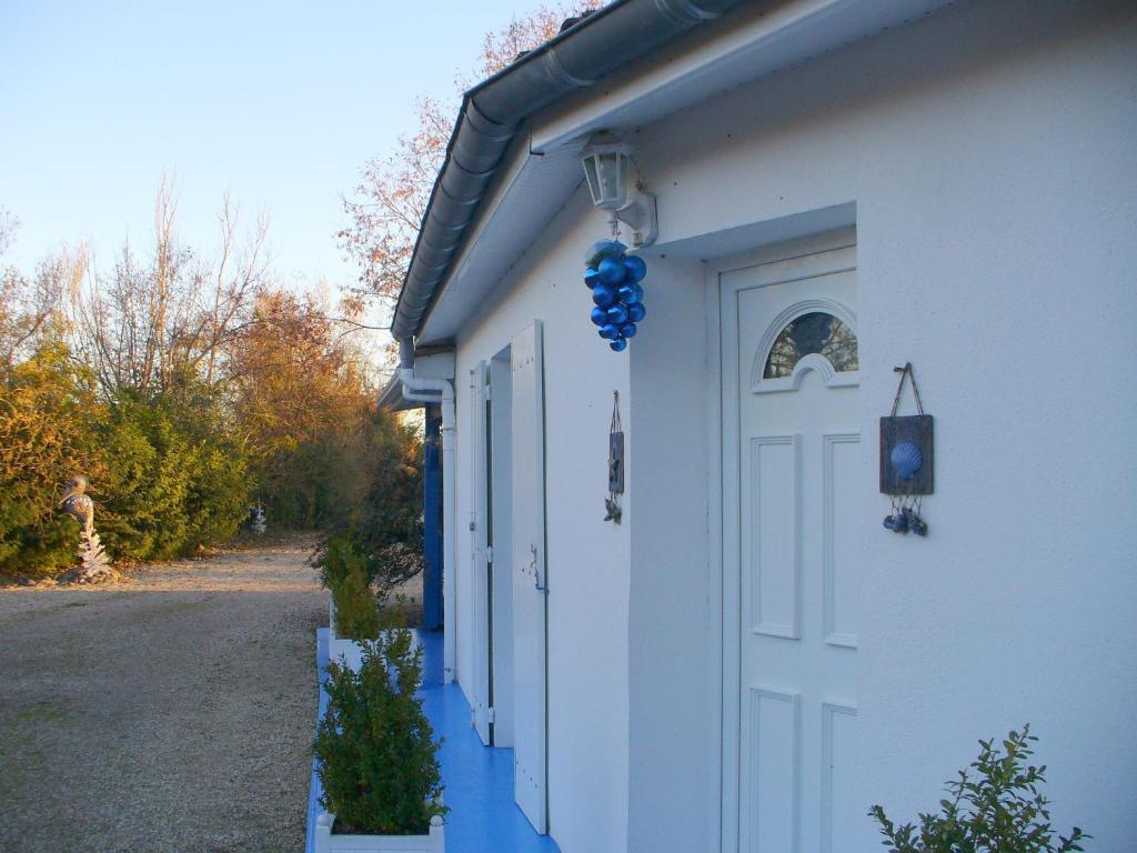 Saint-Denis-de-Pile Chambre D'Hotes Dyrslot מראה חיצוני תמונה